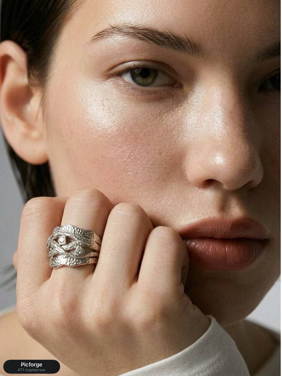 Фото, которые выглядят как съёмка бренда — но это генерация